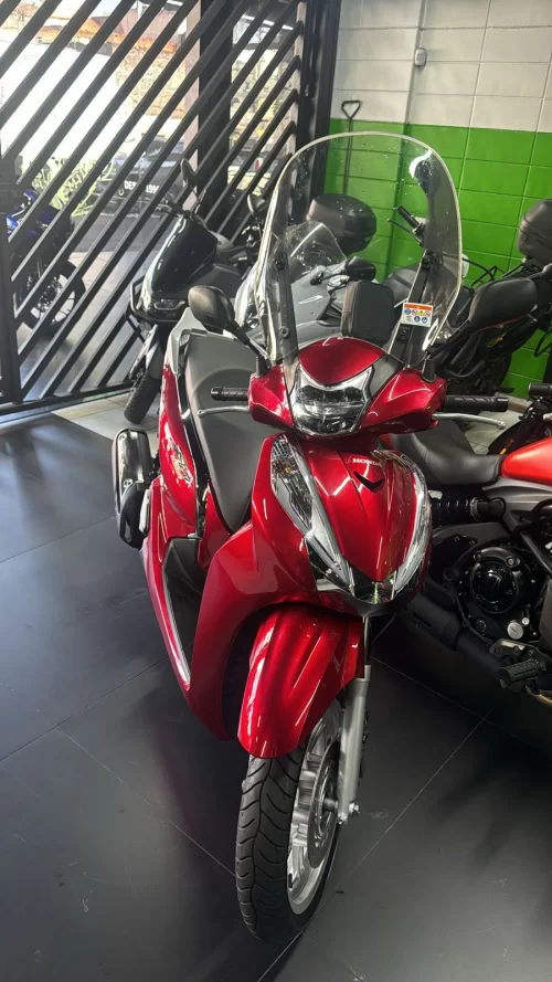 MOTOS